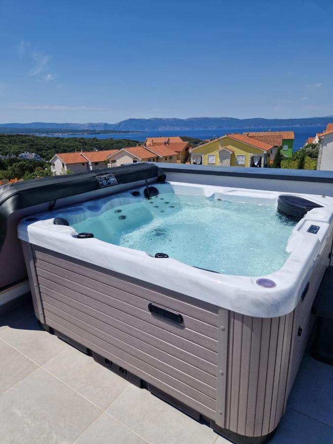 Apartments Terra Sun With Private Pool Or Jacuzzi Njivice Exterior foto