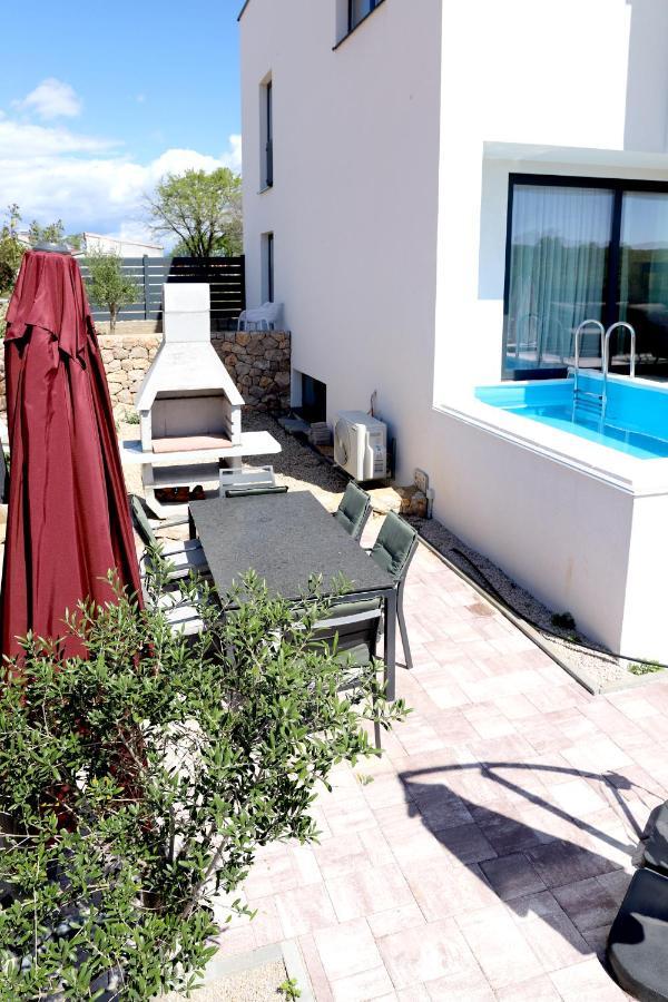 Apartments Terra Sun With Private Pool Or Jacuzzi Njivice Exterior foto